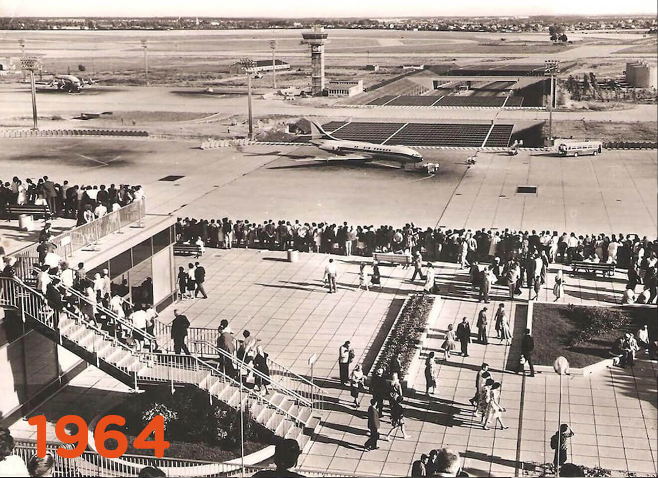 Vue des terrasses d'Orly dans les années 60